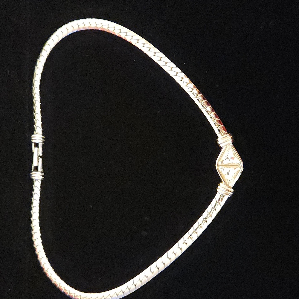 Elegant Silver Necklace - Picture 2 of 2